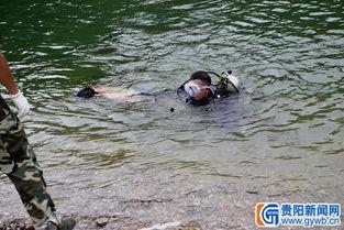 成人小伙下河游泳视频